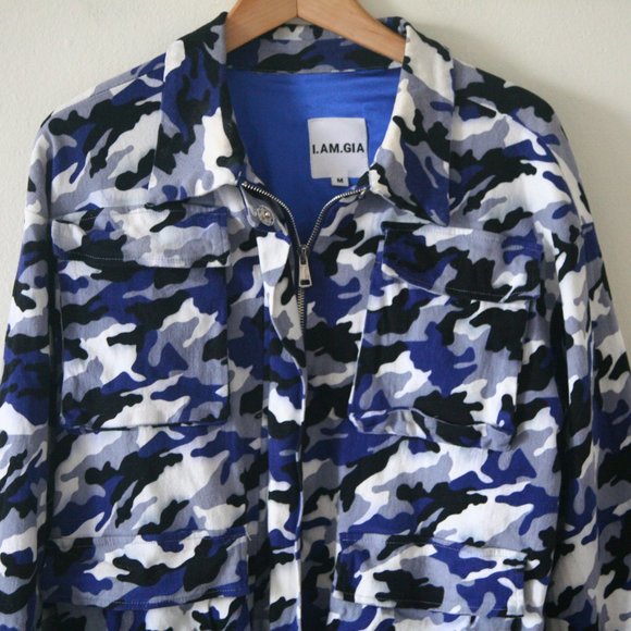 Size M - Revolve I.AM.GIA by Tiger Mist Women's Blue Camouflage Jacket - Picture 4 of 5